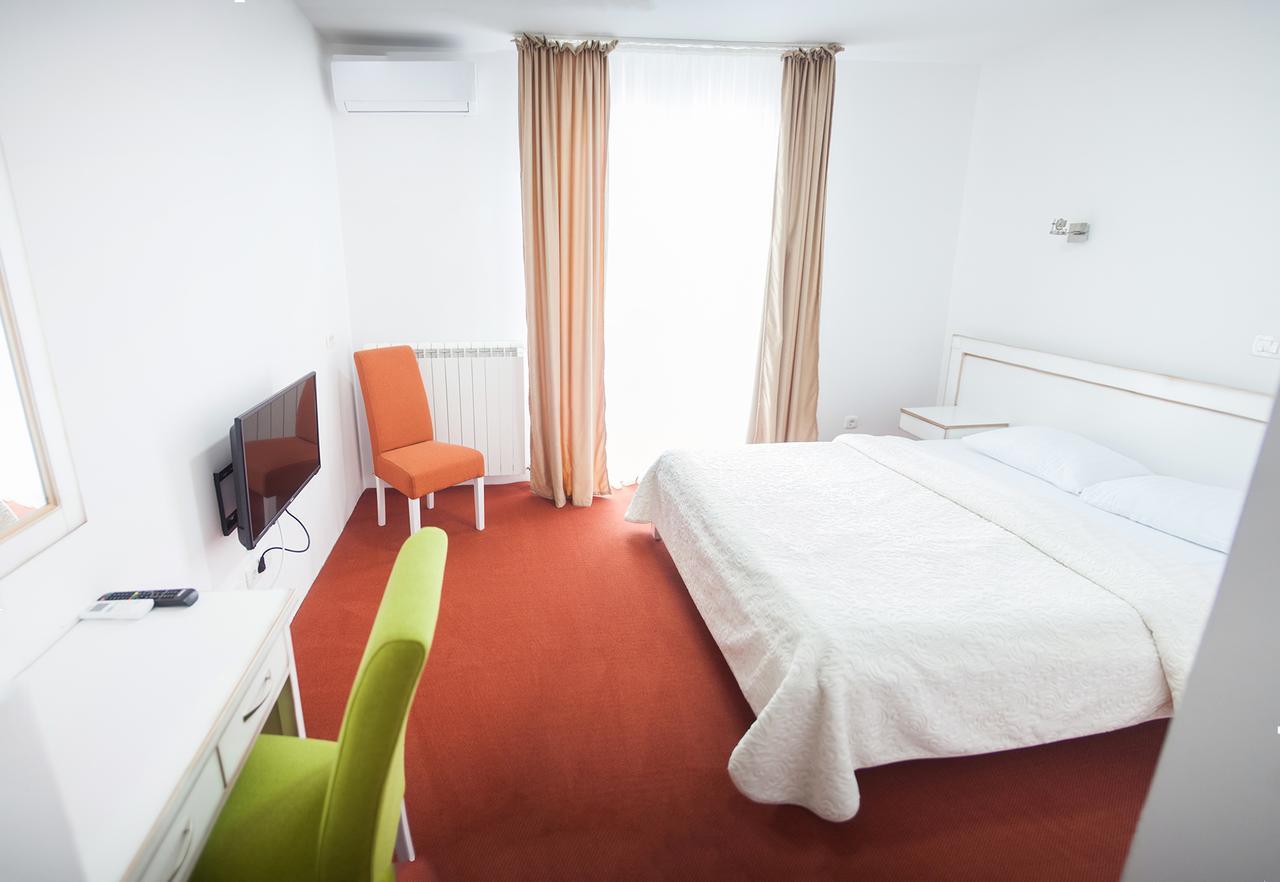 Hotel Serdar Mojkovac Bagian luar foto